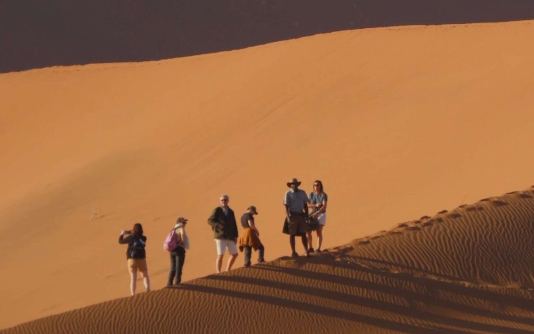 Mayo en Namibia: Disfruta el lujo en una tierra de paisajes impresionantes.