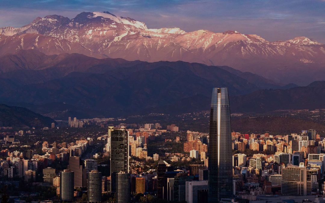 Descubre Chile en agosto: Escapadas de lujo en Atacama, Santiago y Patagonia.