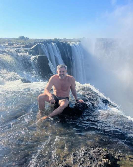 5 Secluded Escapes for a 2026 Journey into Untamed Luxury – Africa (6) Nanan Travel - Balancing Luxury & Wilderness in African Safaris _ Ultimate Guide- clients on safari