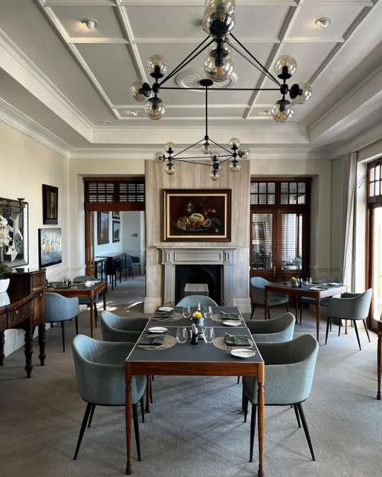 Nanan Travel - Balancing Luxury & Wilderness in African Safaris _ Ultimate Guide- clients on safari