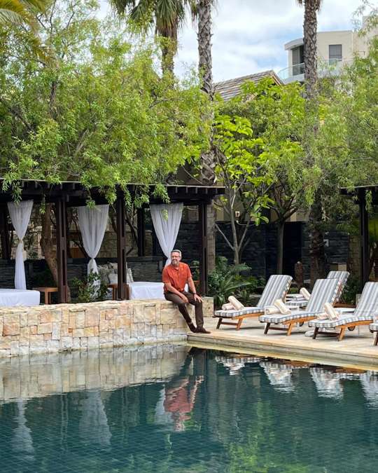 Nanan Travel - Balancing Luxury & Wilderness in African Safaris _ Ultimate Guide- clients on safari